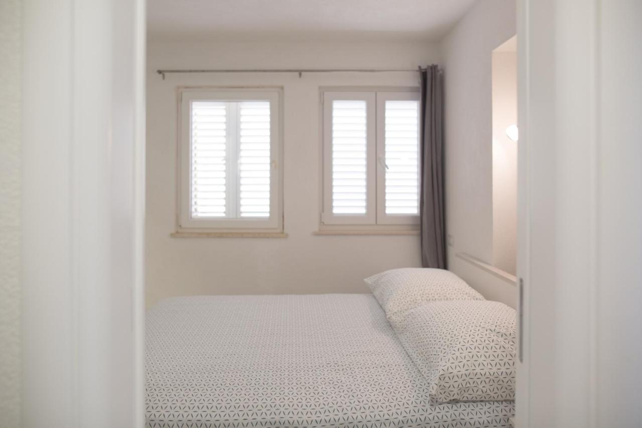 Serious Job Apartment Dubrovnik Extérieur photo