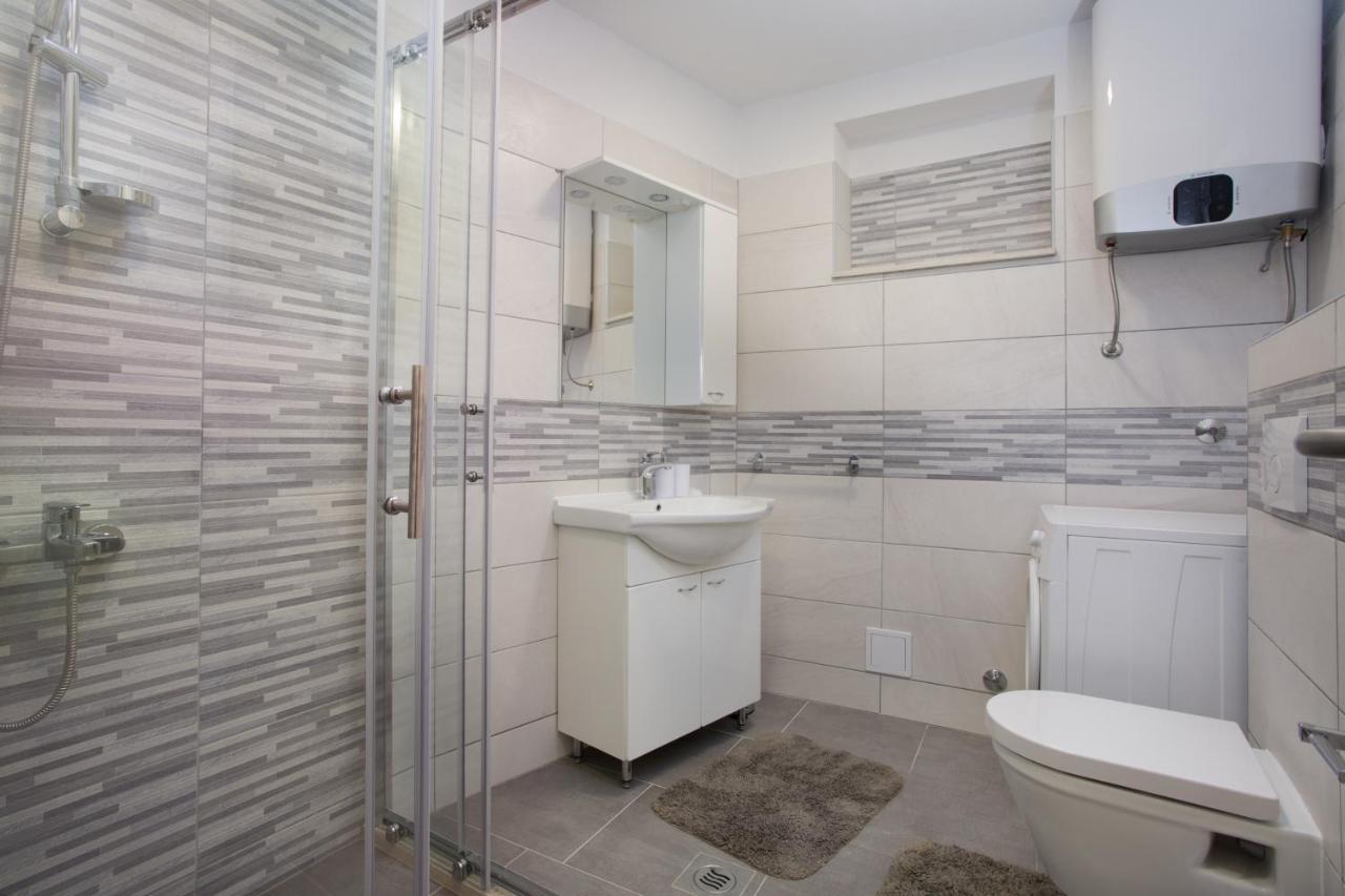 Serious Job Apartment Dubrovnik Extérieur photo